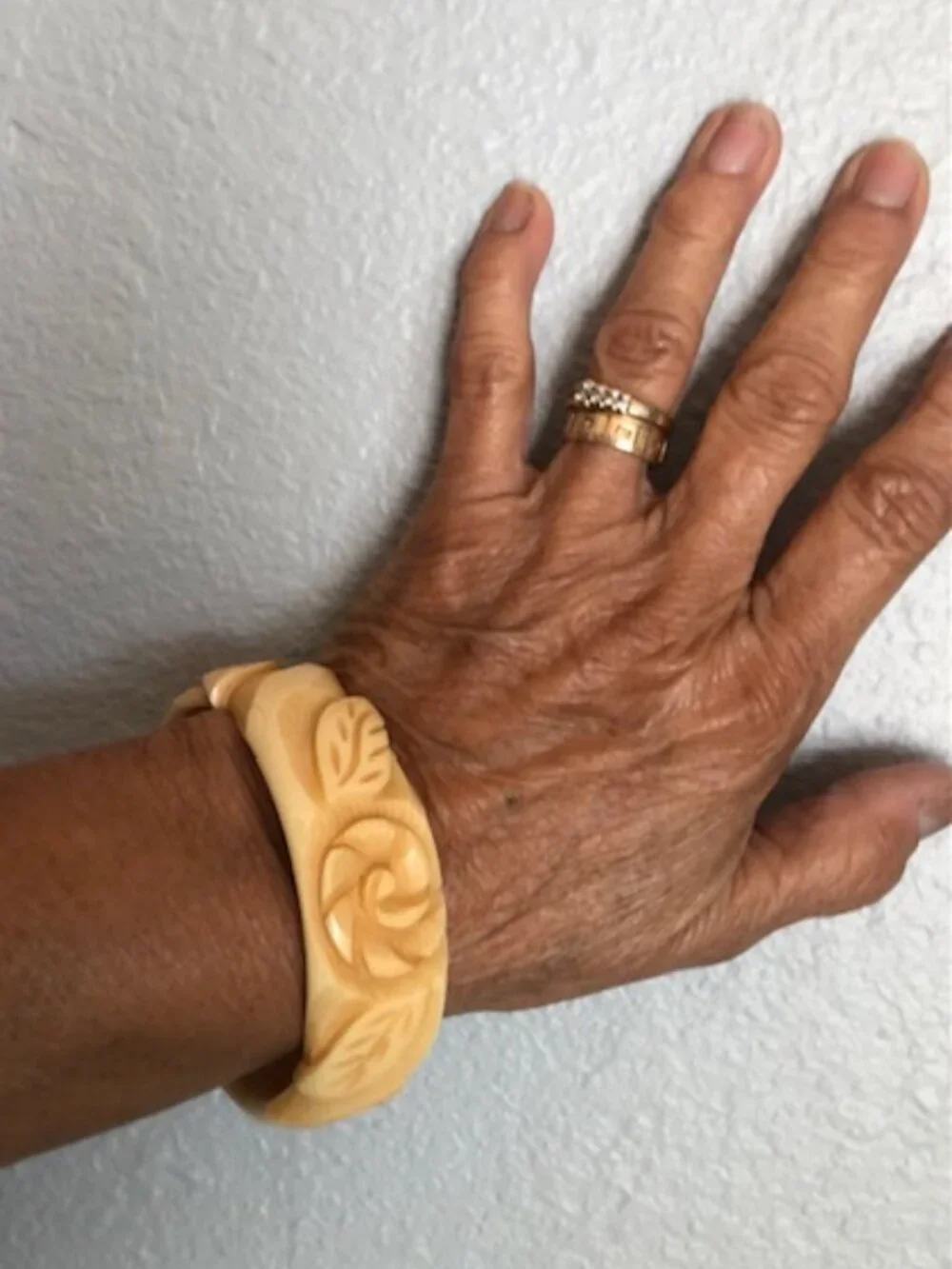 Vinatge celluloid bracelet bangle